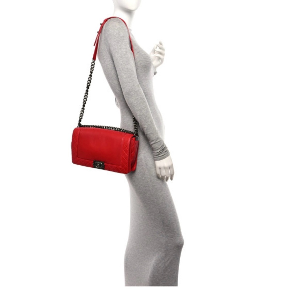 CHANEL Red Quilted Crossbody Bag with Chain Strap - Picture 6 of 16